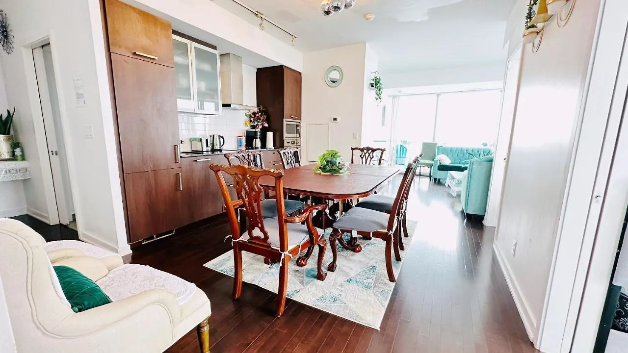 Hotel Comfort Opulence Suites 3 Bedroom Suite With Panoramic Cn Tower Lake View Toronto Canada