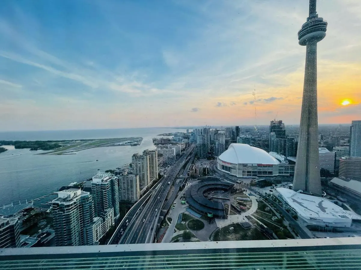 Comfort Opulence Suites 3 Bedroom Suite With Panoramic Cn Tower Lake View location